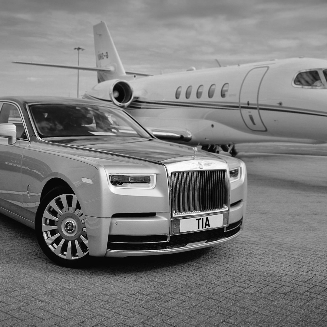 London luxury chauffeur moment — TIA Luxury Mayfair